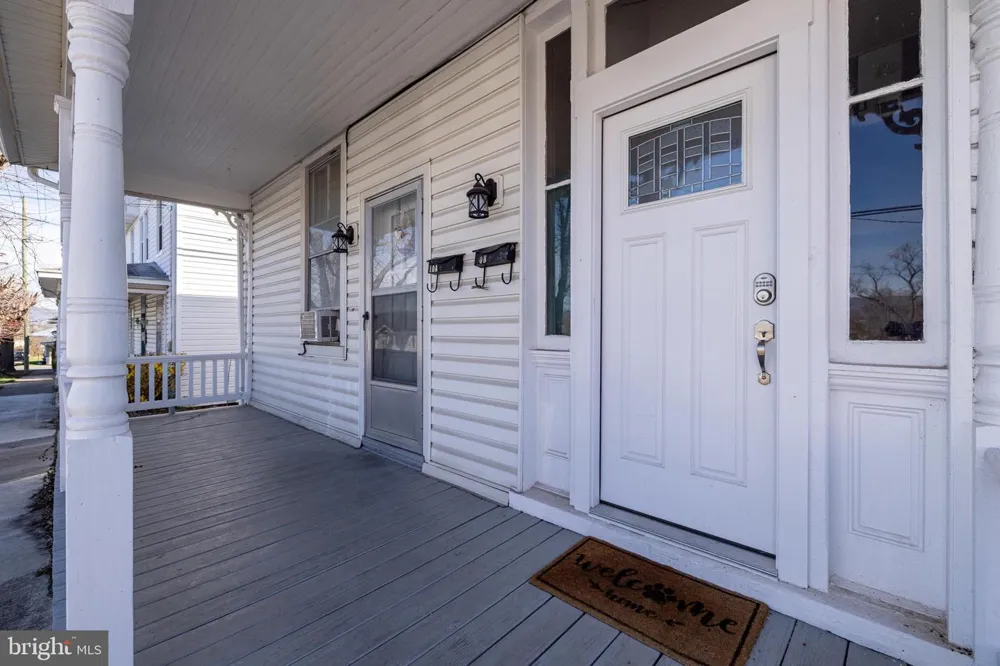 10 DEFORD AVENUE Luray, VA 22835