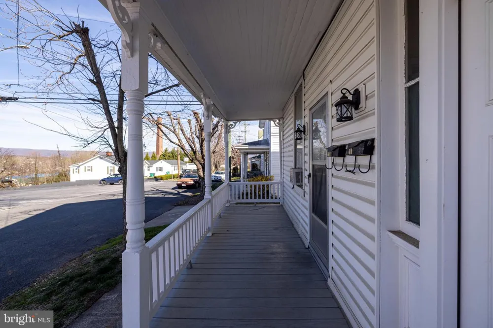 10 DEFORD AVENUE Luray, VA 22835