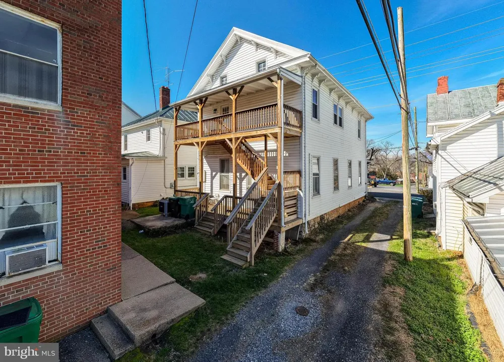 10 DEFORD AVENUE Luray, VA 22835
