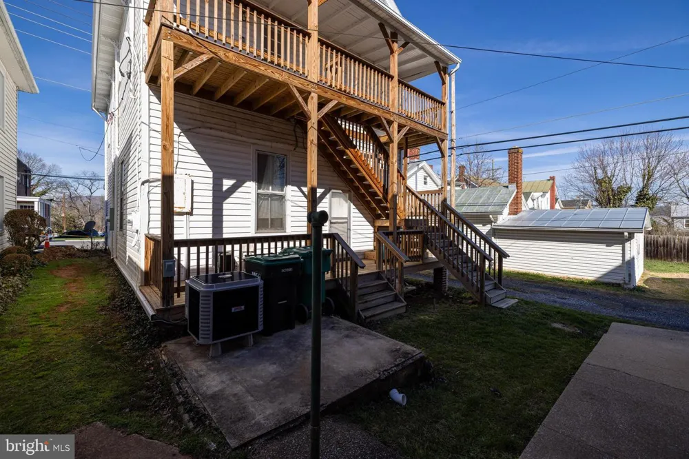 10 DEFORD AVENUE Luray, VA 22835