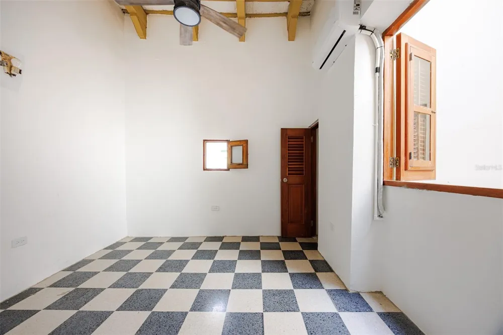 364 CALLE SOL #2B Old San Juan, PR 00901