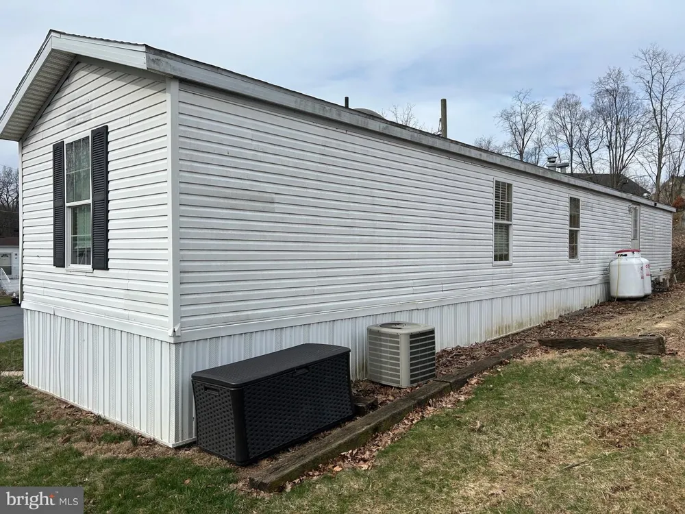 5 SUNRISE DRIVE Hershey, PA 17033