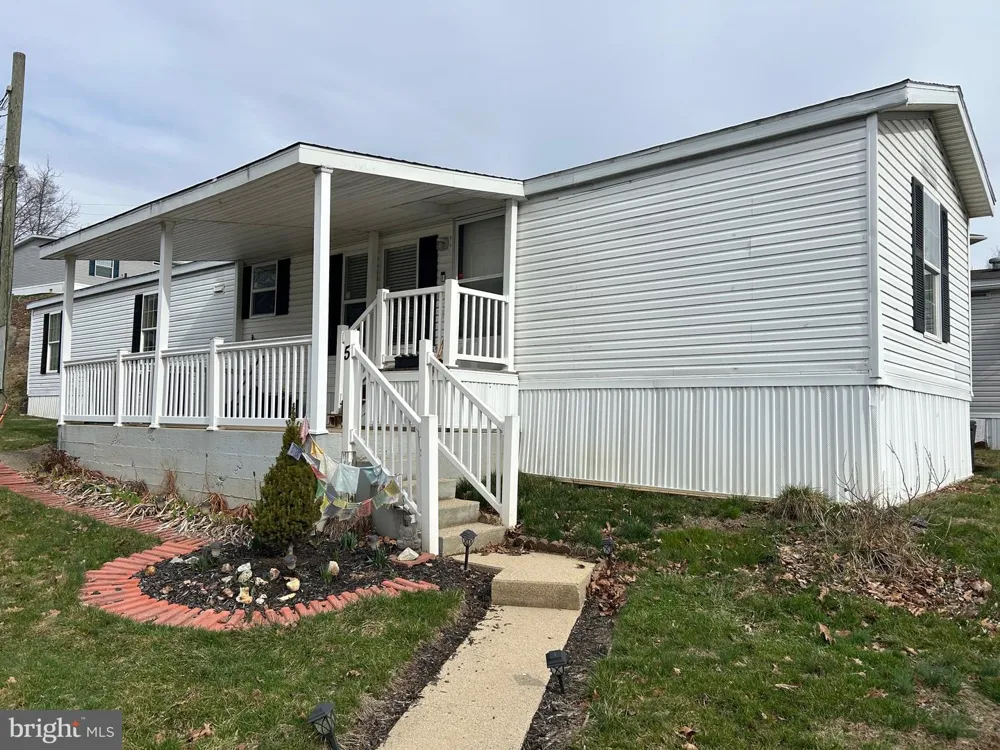 5 SUNRISE DRIVE Hershey, PA 17033