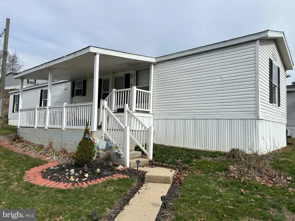 5 SUNRISE DRIVE Hershey, PA 17033