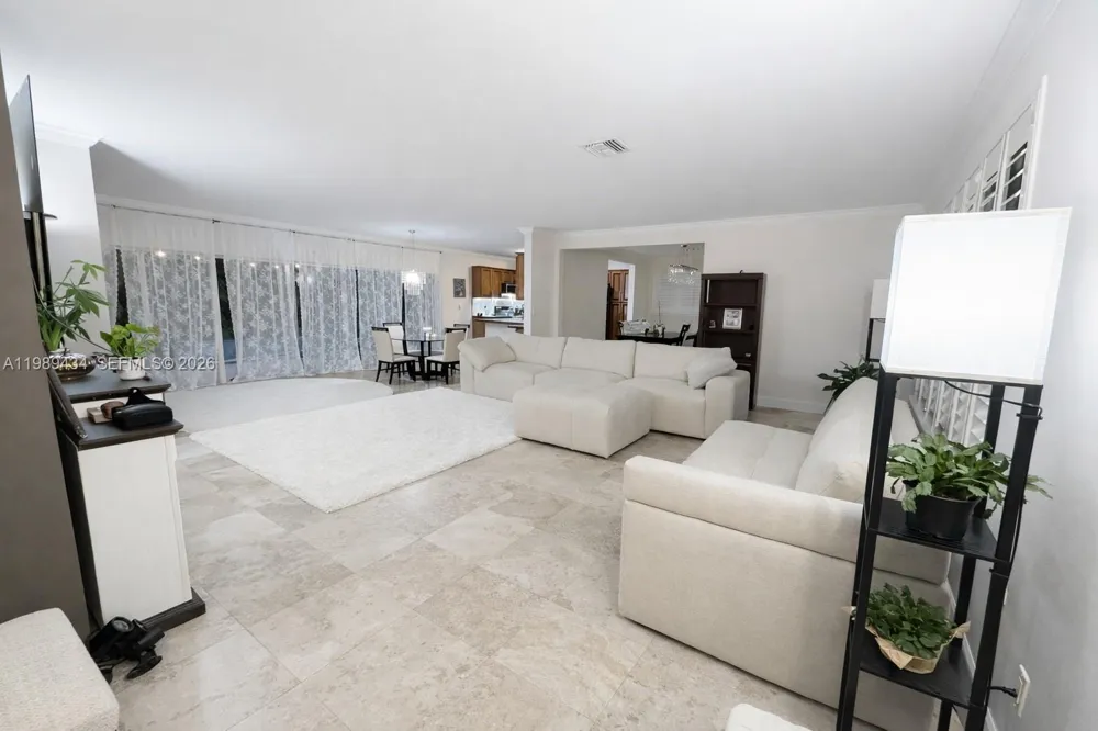 13451 SW 74th Ave #. Pinecrest, FL 33156