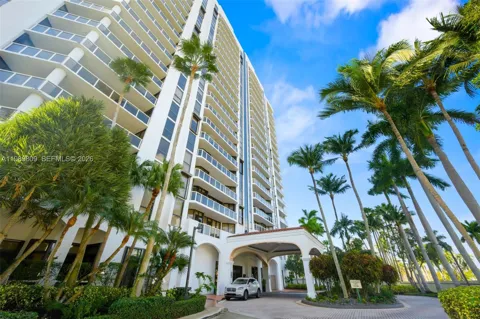 3598 Yacht Club Dr #1204