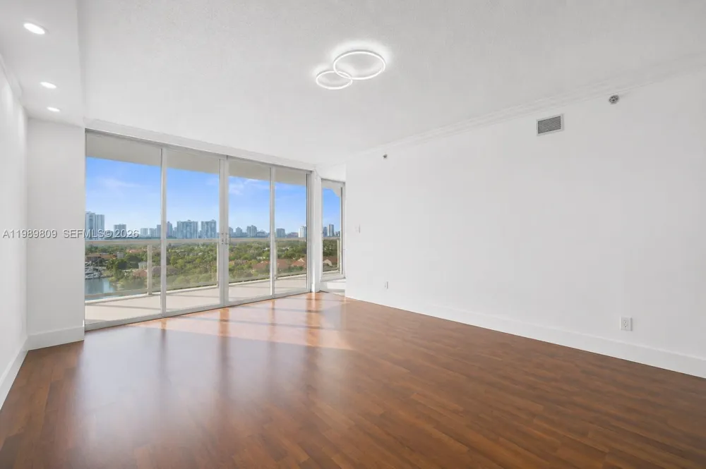 3598 Yacht Club Dr #1204 Aventura, FL 33180