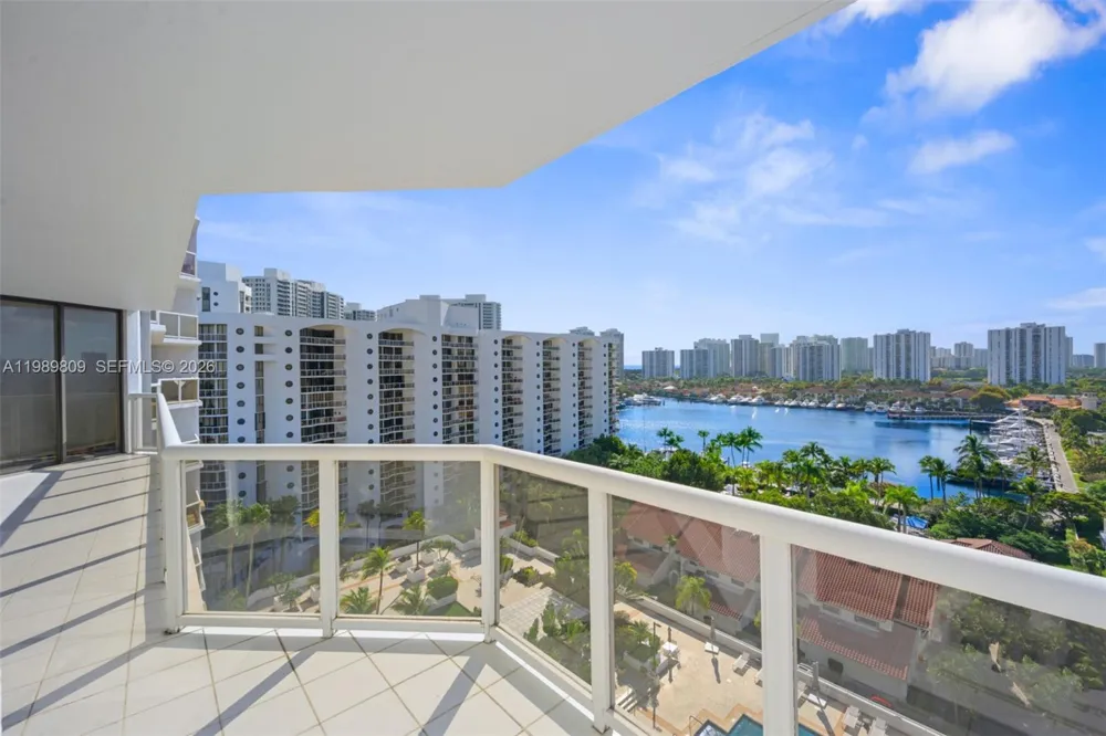 3598 Yacht Club Dr #1204 Aventura, FL 33180