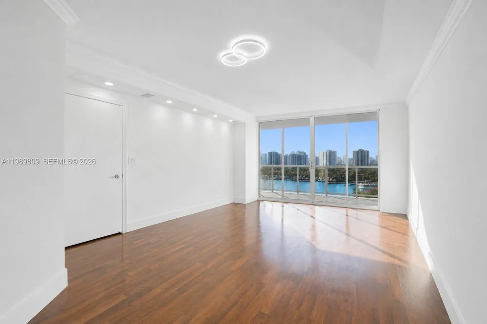 3598 Yacht Club Dr #1204 Aventura, FL 33180