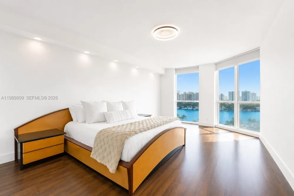 3598 Yacht Club Dr #1204 Aventura, FL 33180