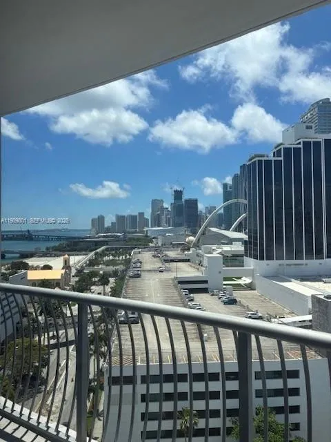 1750 Bayshore Dr #1714 Miami, FL 33132