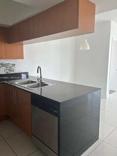 1750 Bayshore Dr #1714 Miami, FL 33132
