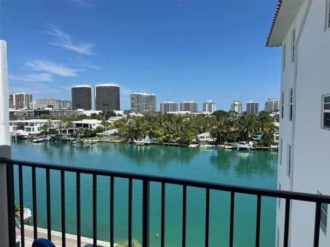 9341 E Bay Harbor Dr #6C