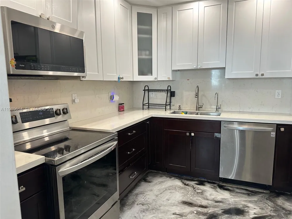 9341 E Bay Harbor Dr #6C Bay Harbor Islands, FL 33154