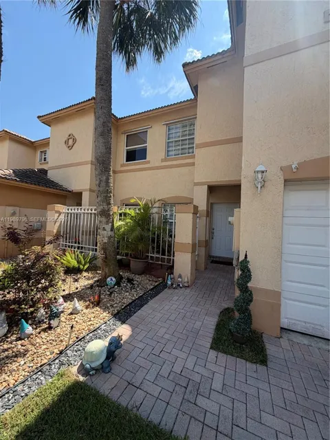 809 NW 170th Ter #26