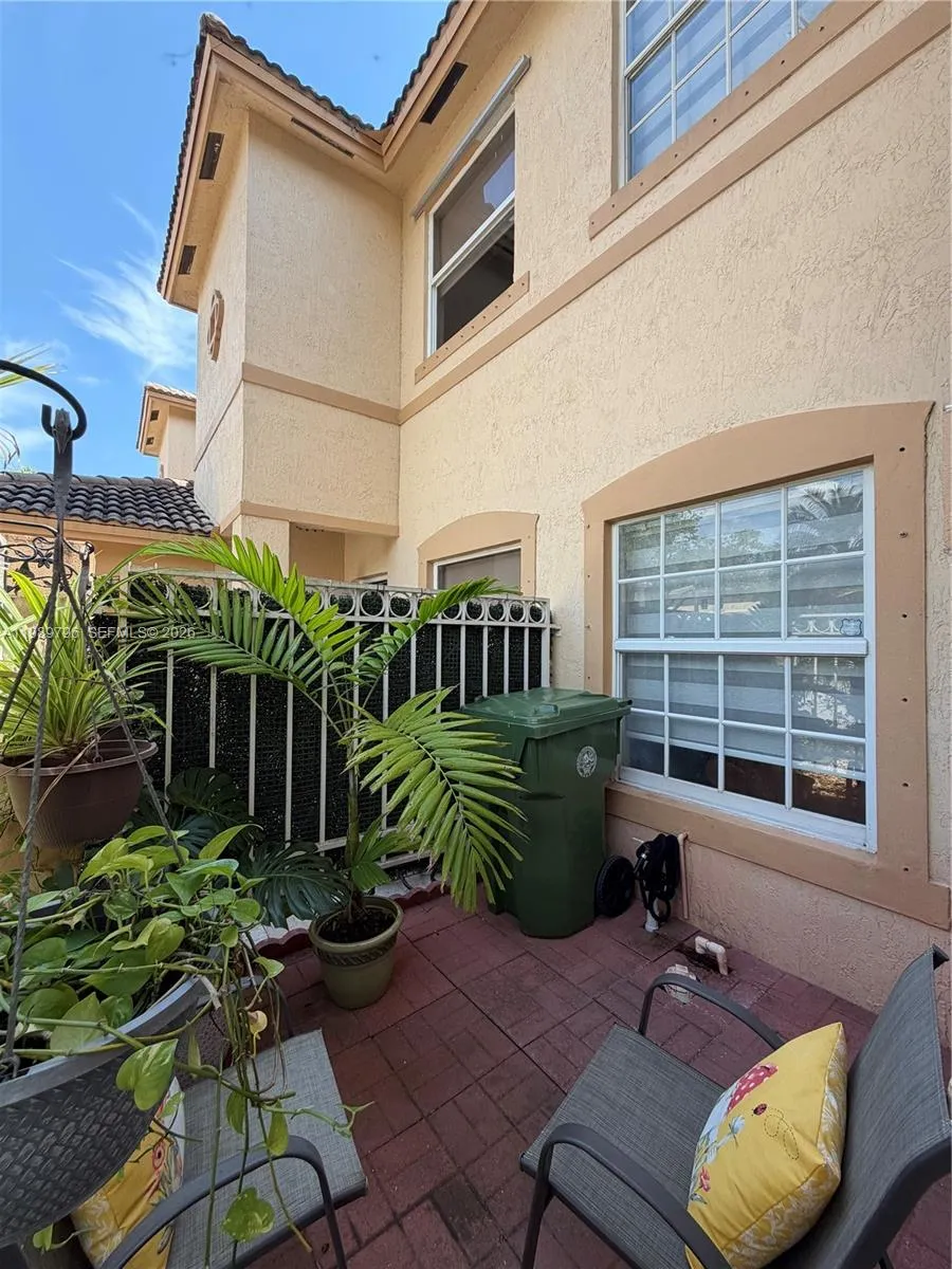 809 NW 170th Ter #26 Pembroke Pines, FL 33028
