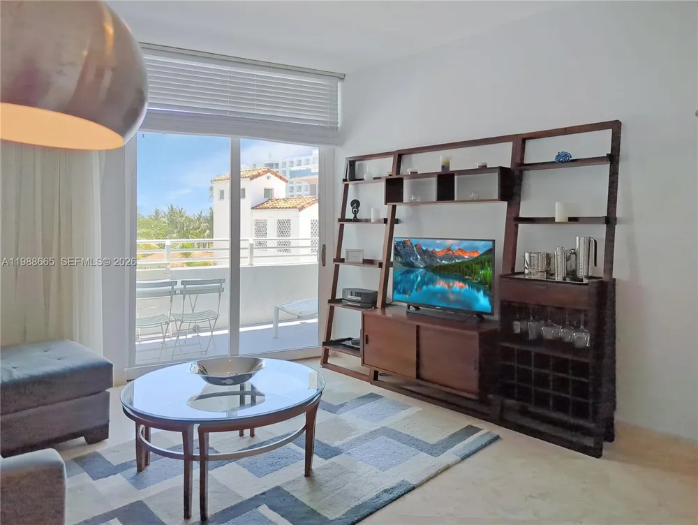 225 Collins Ave #4J Miami Beach, FL 33139