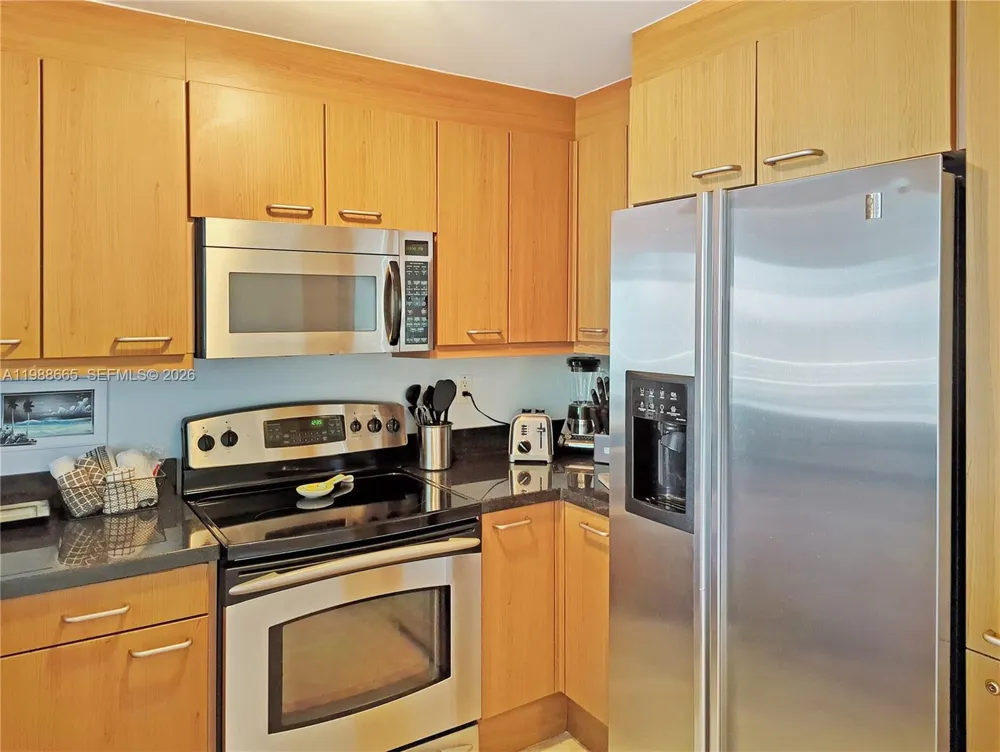 225 Collins Ave #4J Miami Beach, FL 33139