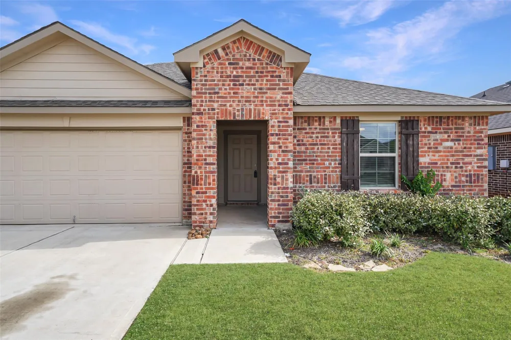 2407 Divot Lane Navasota, TX 77868
