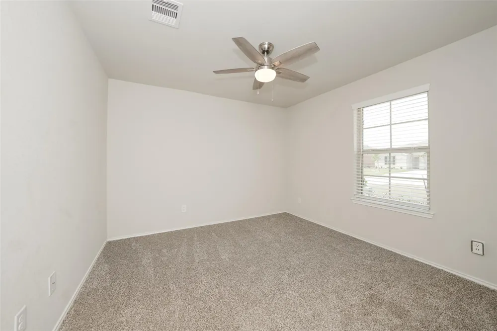 2407 Divot Lane Navasota, TX 77868