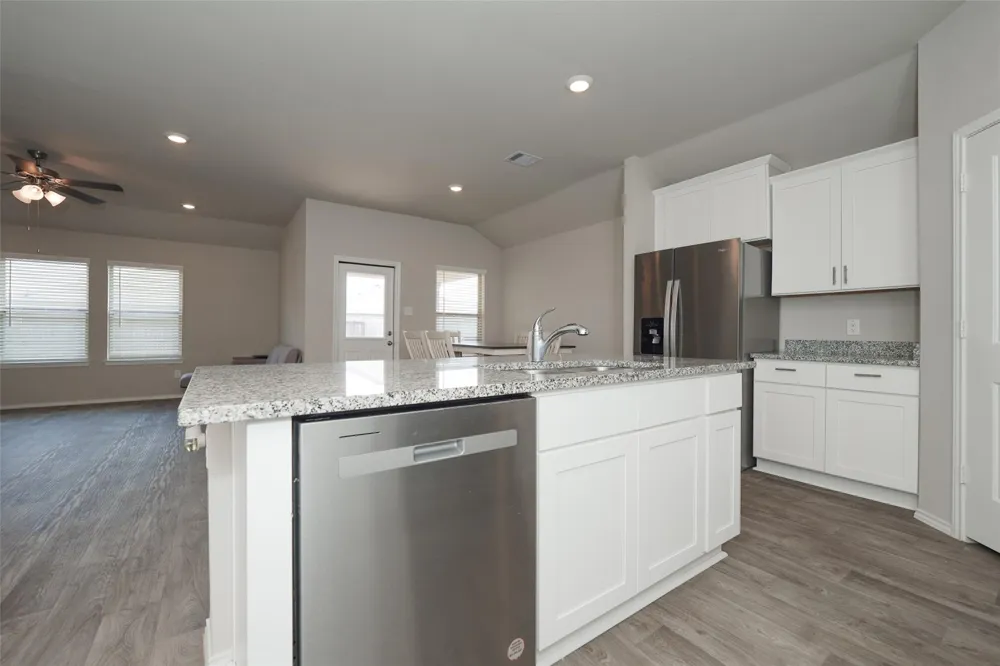 2407 Divot Lane Navasota, TX 77868