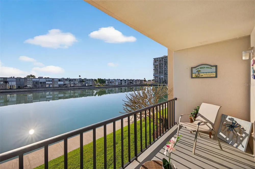 7625 SUN ISLAND DRIVE S #207 South Pasadena, FL 33707