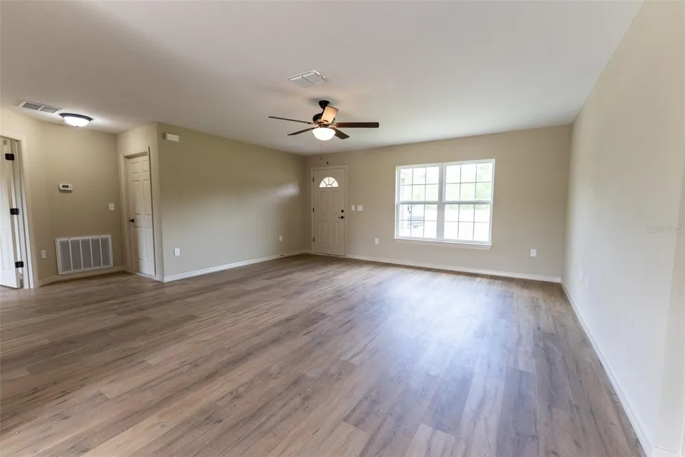 33 FISHER WAY COURSE Ocklawaha, FL 32179