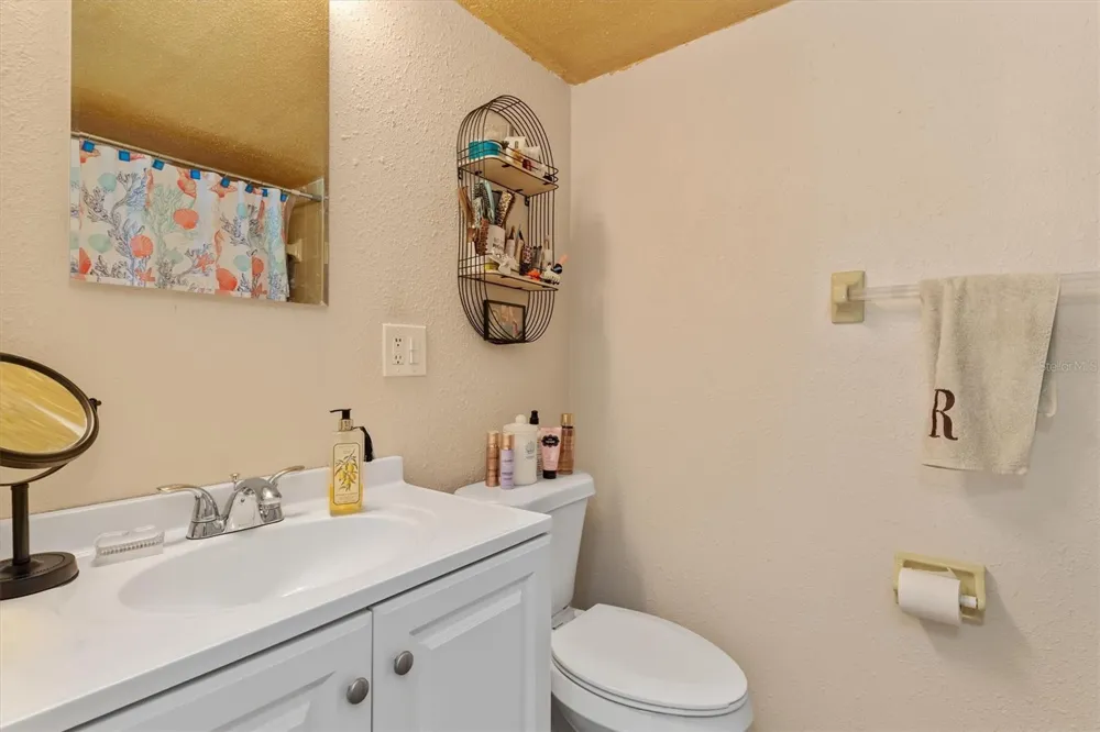 2437 HARBOR BOULEVARD #204 Port Charlotte, FL 33952