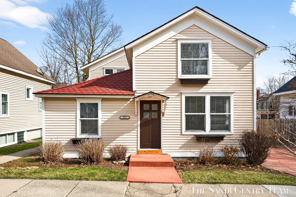 209 Clinton Avenue Grand Haven City, MI 49417