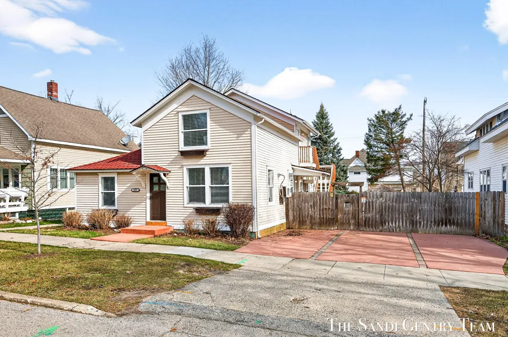 209 Clinton Avenue Grand Haven City, MI 49417