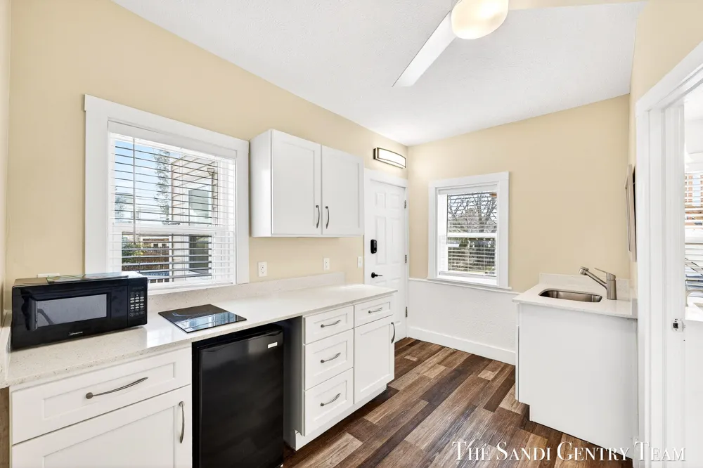 209 Clinton Avenue Grand Haven City, MI 49417