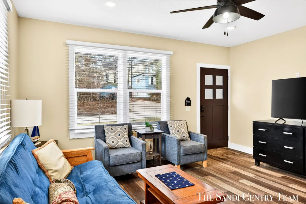 209 Clinton Avenue Grand Haven City, MI 49417