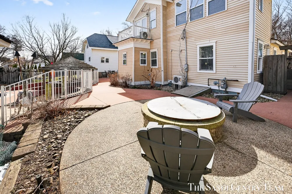 209 Clinton Avenue Grand Haven City, MI 49417