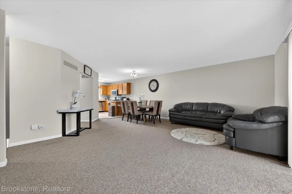 37744 Charter Oaks Boulevard #397 Clinton Charter Township, MI 48036