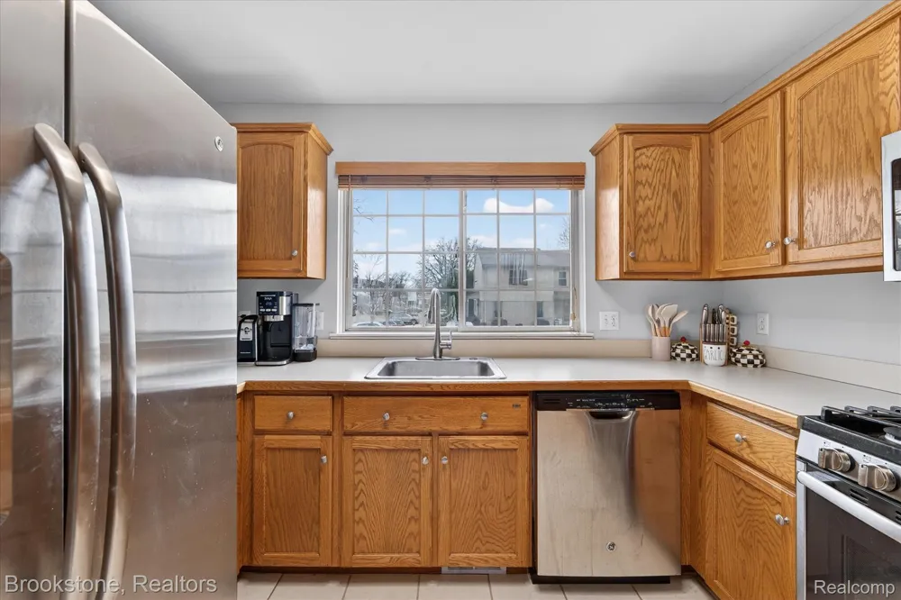 37744 Charter Oaks Boulevard #397 Clinton Charter Township, MI 48036