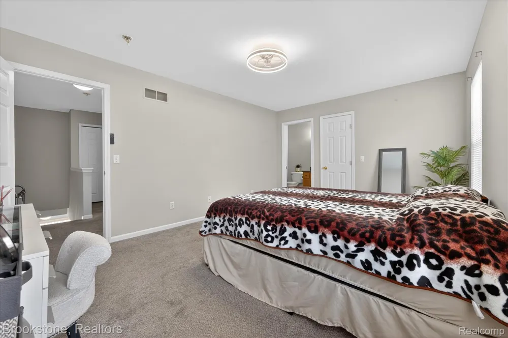 37744 Charter Oaks Boulevard #397 Clinton Charter Township, MI 48036