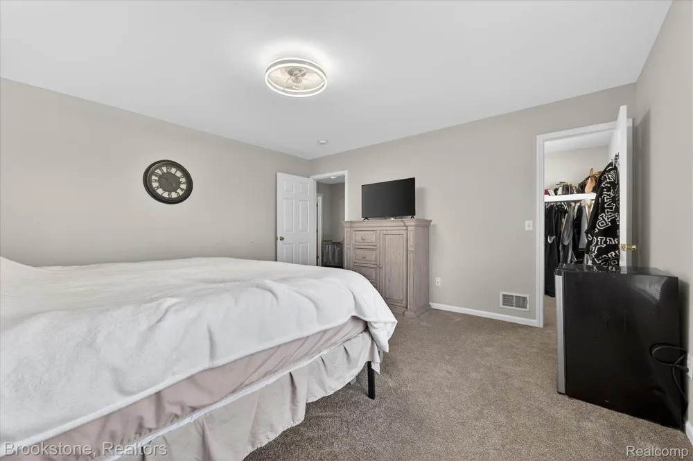 37744 Charter Oaks Boulevard #397 Clinton Charter Township, MI 48036