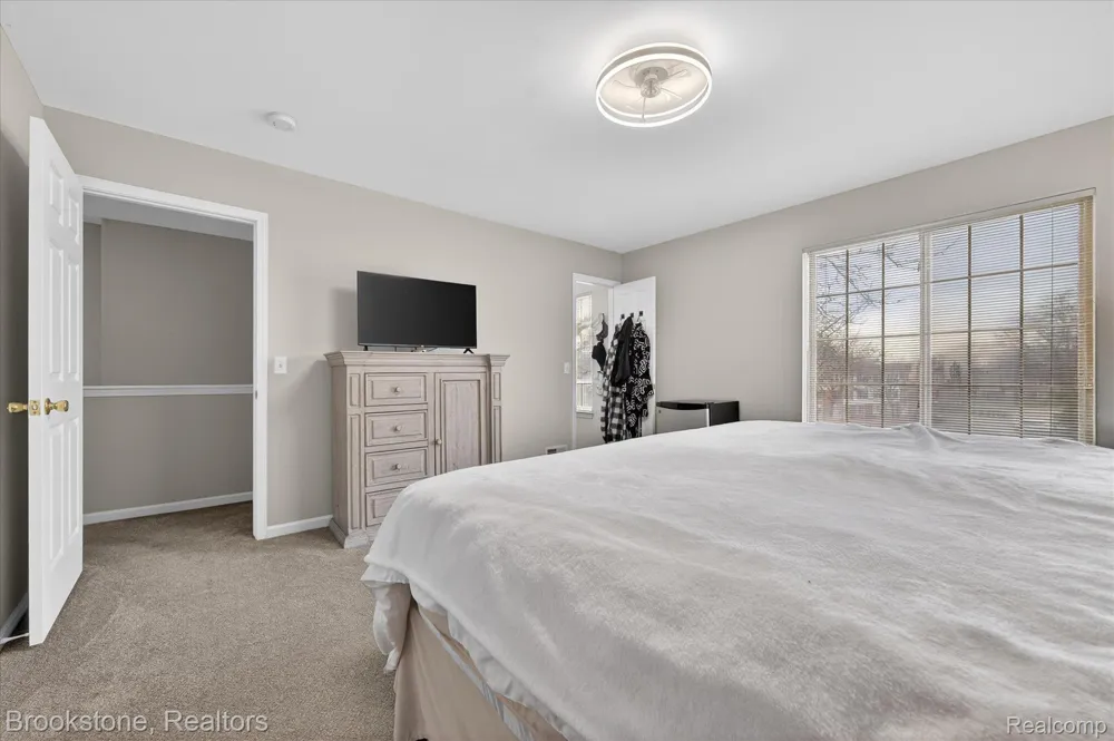 37744 Charter Oaks Boulevard #397 Clinton Charter Township, MI 48036