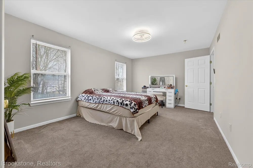 37744 Charter Oaks Boulevard #397 Clinton Charter Township, MI 48036