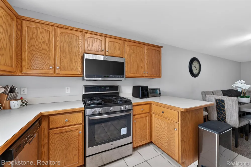 37744 Charter Oaks Boulevard #397 Clinton Charter Township, MI 48036