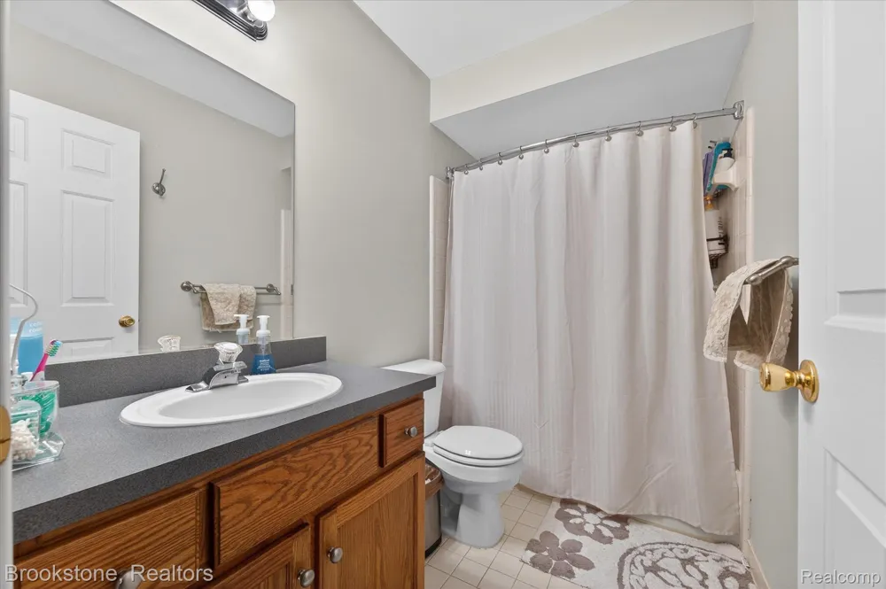 37744 Charter Oaks Boulevard #397 Clinton Charter Township, MI 48036
