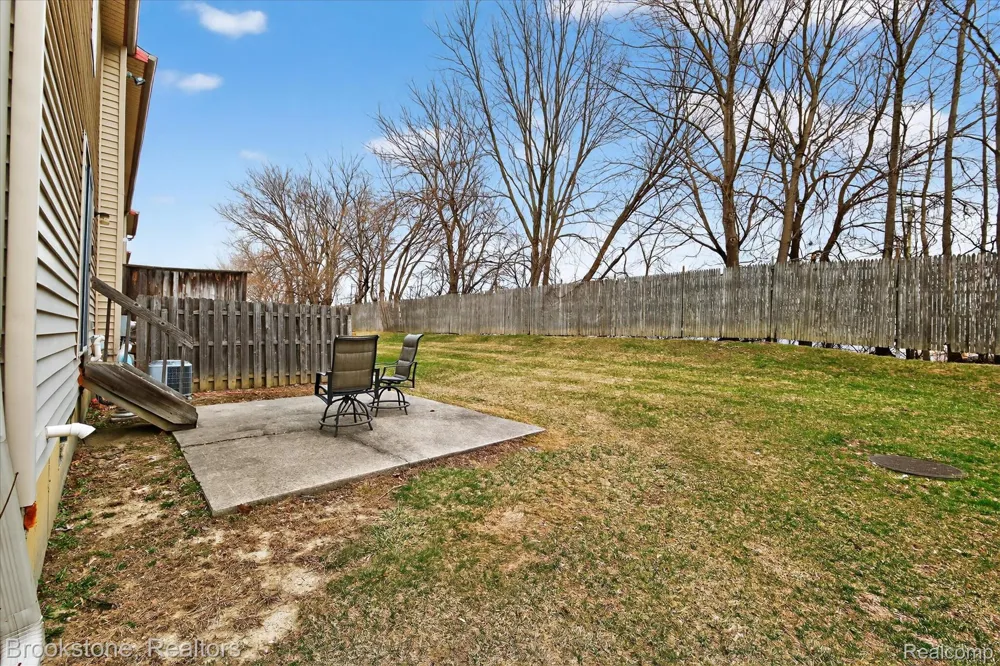 37744 Charter Oaks Boulevard #397 Clinton Charter Township, MI 48036