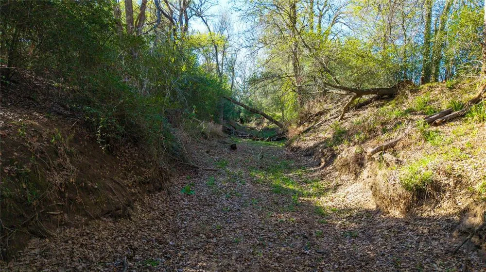 1700 County Road 216 Giddings, TX 78942