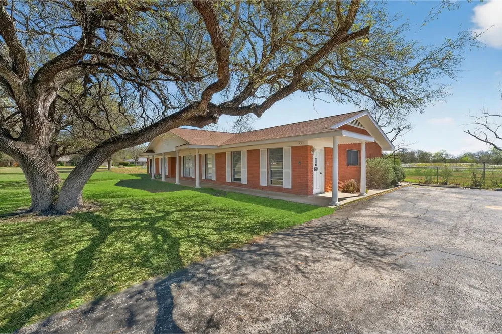 514 Hospital Boulevard Floresville, TX 78114