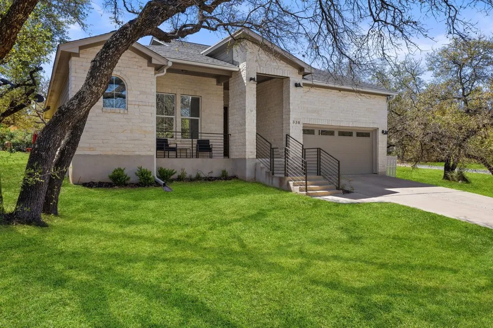 338 Coventry Road Spicewood, TX 78669