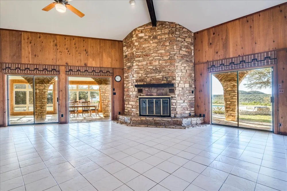 9763 Ranch Road 1623 Blanco, TX 78606