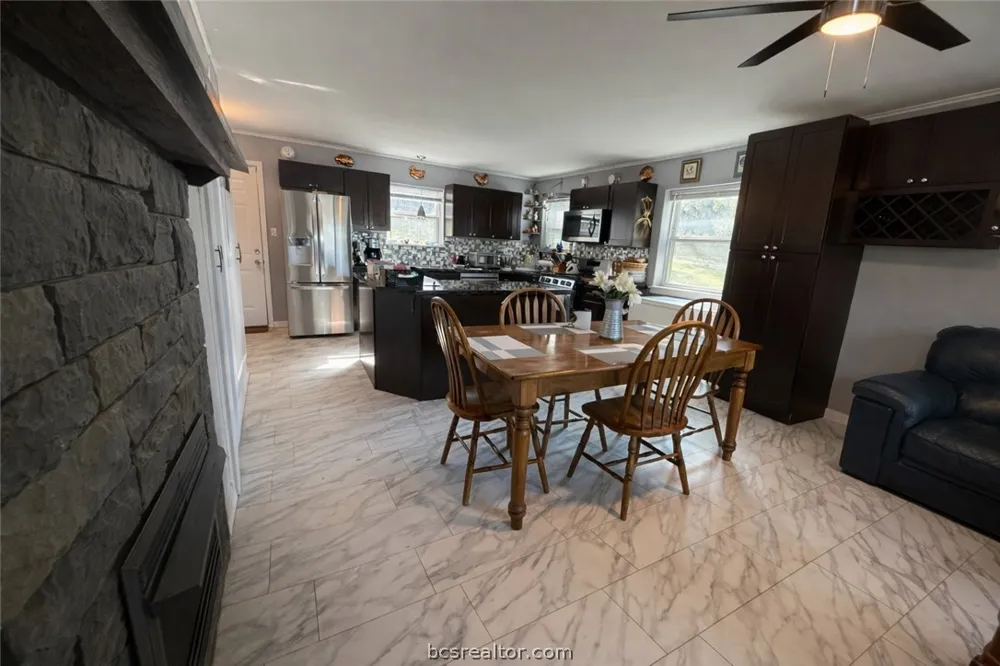 40 Hawaii Lane Hilltop Lakes, TX 77871