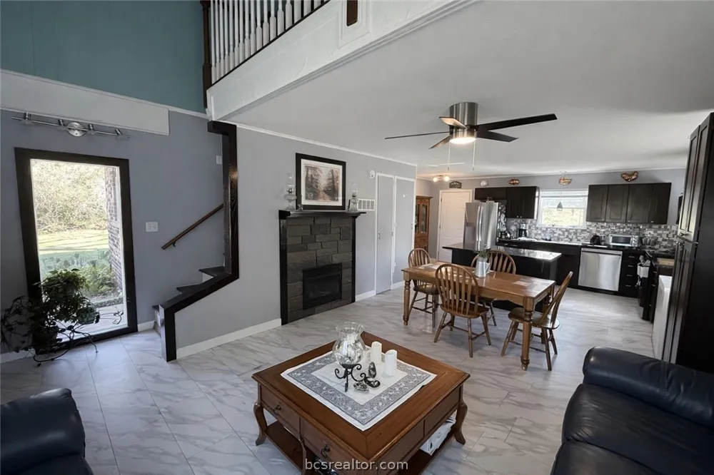 40 Hawaii Lane Hilltop Lakes, TX 77871