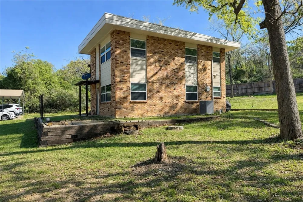 40 Hawaii Lane Hilltop Lakes, TX 77871