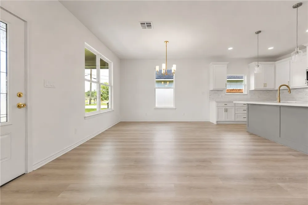 1800 Brookhaven Street Bryan, TX 77803